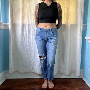 citizens of humanity embroidered y2k low rise distressed jeans “size 27”